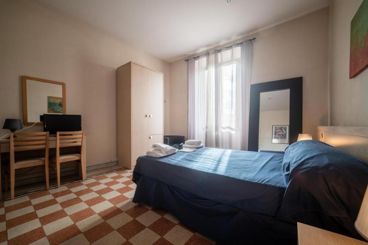 Hotel Reyes Roma Exterior foto